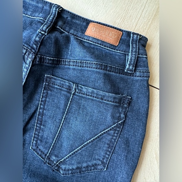 Shyanne Embroidered Tailorless High Rise Stretch Western Flare Jean in Blue, 28 - Picture 6 of 9